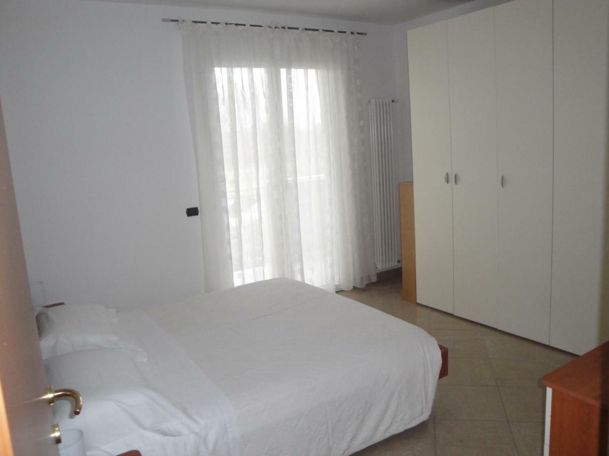 Aloe Beach Apartments, Ombrellone, Parcheggio E Uso Di Biciclette Gratis Rimini Exterior photo