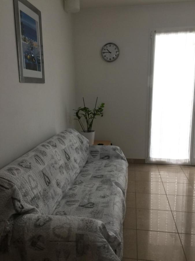 Aloe Beach Apartments, Ombrellone, Parcheggio E Uso Di Biciclette Gratis Rimini Exterior photo